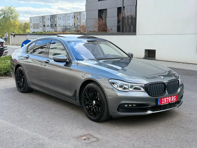 BMW 750